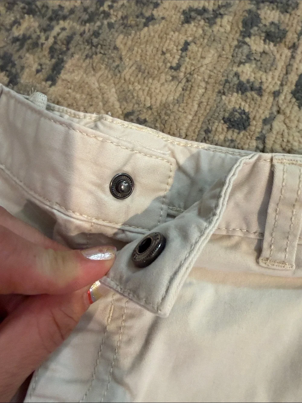 GAP free dog adjusts